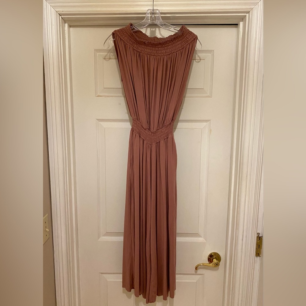 Elan Women’s Sleeveless Romper. Size medium. Color mauve
